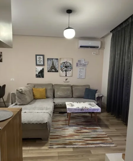 Tirane, jepet me qera apartament 1+1+Ballkon Kati 1, 82 m² 500 € (ASTIR)