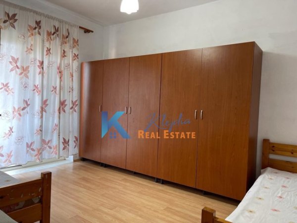 Tirane, jap me qera apartament 2+1+Ballkon Kati 5, 92 m² 480 € (21 Dhjetori, afer market Joena)