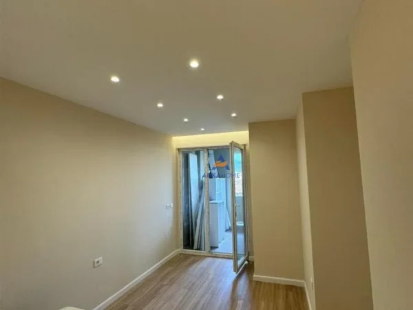 Tirane, shitet apartament 2+1+Ballkon Kati 4, 90 m² 165.000 € (GOLDEN PARK 3)