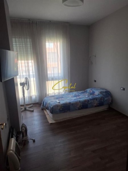 Tirane, jepet me qera apartament 2+1 Kati 3, 115 m² 500 € (ASTIR)