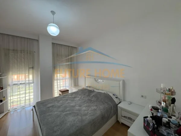Tirane, shitet apartament 2+1+Ballkon Kati 4, 93 m² 193.000 € 