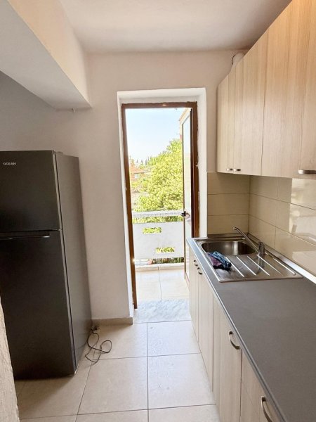 Tirane, shitet apartament 2+1+Ballkon Kati 3, 66 m² 115.000 € 