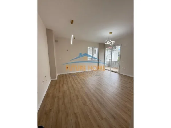 Tirane, shitet apartament 2+1+Ballkon Kati 3, 100 m² 135.000 € 