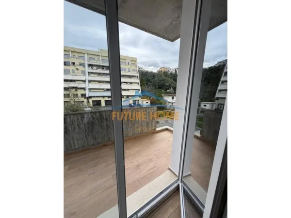 Tirane, shitet apartament 2+1+Ballkon Kati 3, 100 m² 135.000 € 