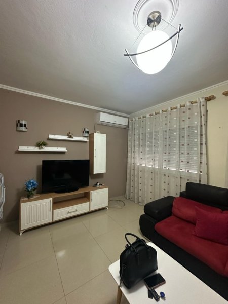 Shqiperi, jepet me qera apartament 1+1 , 67 m² 350 € (Nela 6)