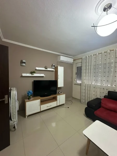Shqiperi, jepet me qera apartament 1+1 , 67 m² 350 € (Nela 6)