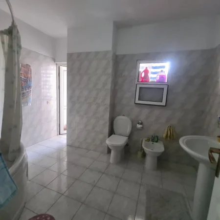 Laprak,  jap 2+1+Ballkon, Kati 5, 85 m² 500 € (Kupola)