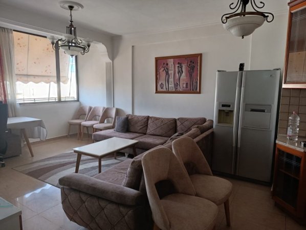 Tirane, jap me qera apartament 2+1+Ballkon Kati 9, 82 m² 600 € (Rruga e Kavajes)