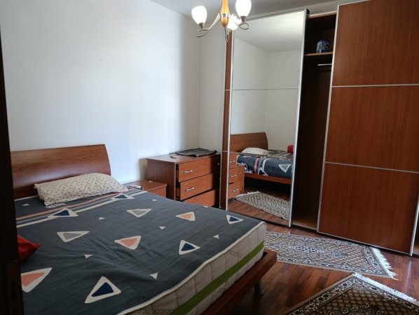 Tirane, jap me qera apartament 2+1+Ballkon Kati 9, 82 m² 600 € (Rruga e Kavajes)