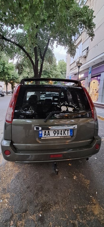 Tirane, shitet SUV | Xhip Nissan X-Trail 4x4 2.0 Benzin+Gaz, jeshile manuale Klima 313.000 km 3.990 €