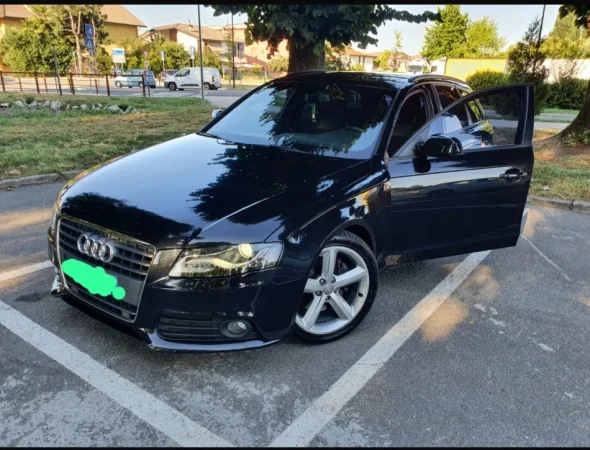 Tirane, shes makine Audi Nafte, e zeze manuale Kondicioner 240.000 km 10.500 €
