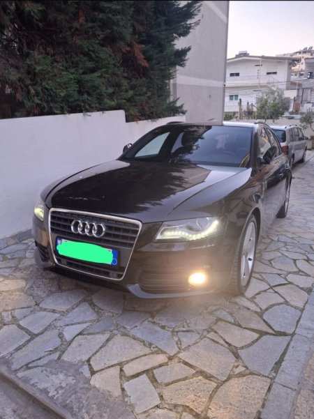 Tirane, shes makine Audi Nafte, e zeze manuale Kondicioner 240.000 km 10.500 €