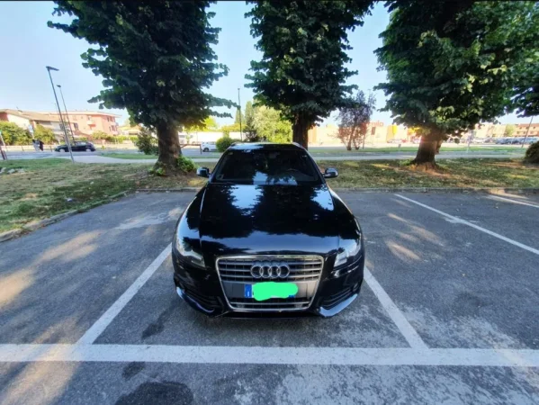 Tirane, shes makine Audi Nafte, e zeze manuale Kondicioner 240.000 km 10.500 €