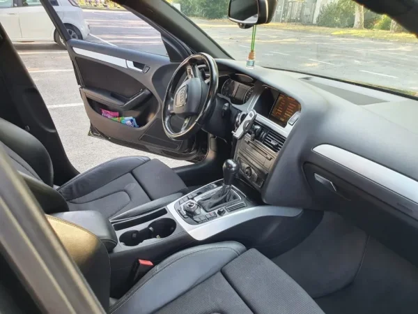 Tirane, shes makine Audi Nafte, e zeze manuale Kondicioner 240.000 km 10.500 €