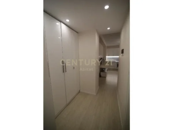 Tirane, jepet me qera apartament 1+1 Kati 3, 44 m² 575 € (Condor Centre)