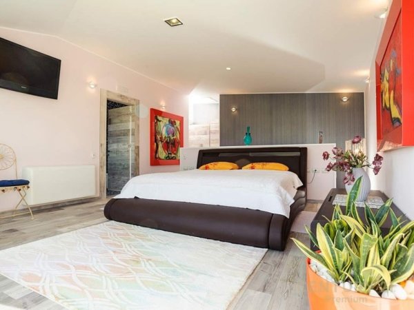 Tirane, jepet me qera apartament+verande | Penthouse 2+1 Kati 6, 203 m² 1.700 € 