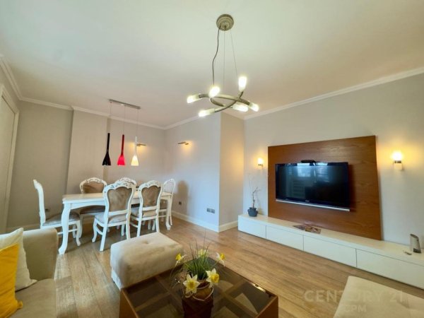 Tirane, jepet me qera apartament 3+1+Ballkon Kati 6, 120 m² 1.150 € 