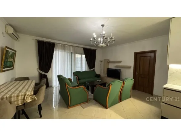 Tirane, jepet me qera apartament 1+1 Kati 9, 87 m² 1.000 € (Libri universitar)