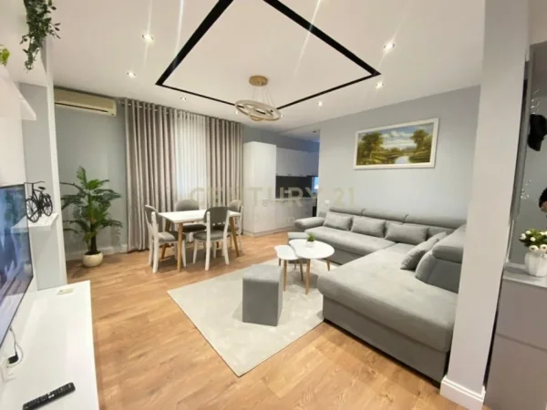 Tirane, jepet me qera apartament 2+1 Kati 2, 90 m² 700 € 