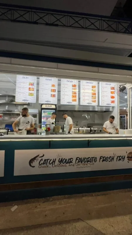 Himare, jepet me qera ambjent biznesi Kati 0, 28 m² 20.000 € (Himare)