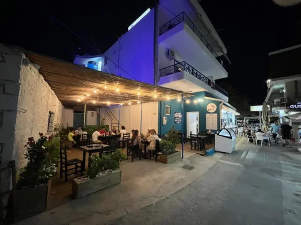 Himare, jepet me qera ambjent biznesi Kati 0, 28 m² 20.000 € (Himare)