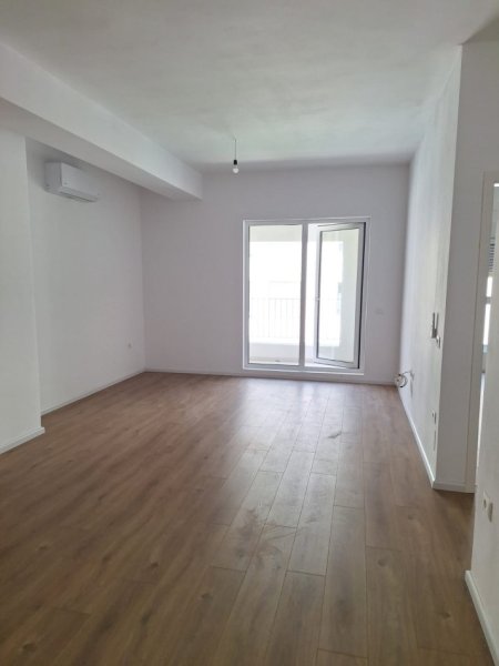 Tirane, jepet me qera apartament pjesërisht i mobiluar 2+1 Kati 4, 98 m² 370 € (KOMPLEKSI KAIMI, ALI DEMI) PA KOMISION