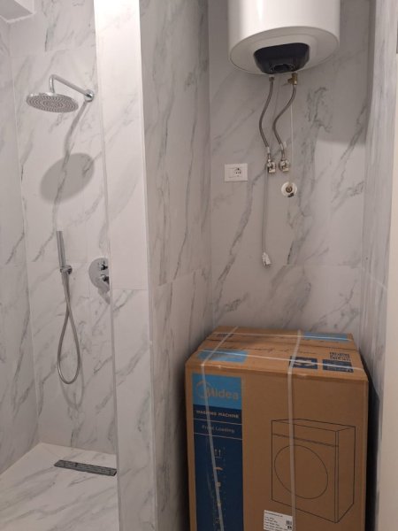 Tirane, jepet me qera apartament pjesërisht i mobiluar 2+1 Kati 4, 98 m² 370 € (KOMPLEKSI KAIMI, ALI DEMI) PA KOMISION