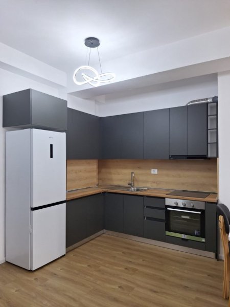 Tirane, jepet me qera apartament 2+1 Kati 4, 86 m² 460 € (KOMPLEKSI KAIMI, ALI DEMI) PA KOMISION