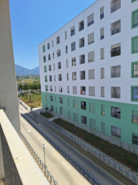 Tirane, jepet me qera apartament 2+1 Kati 4, 86 m² 460 € (KOMPLEKSI KAIMI, ALI DEMI) PA KOMISION