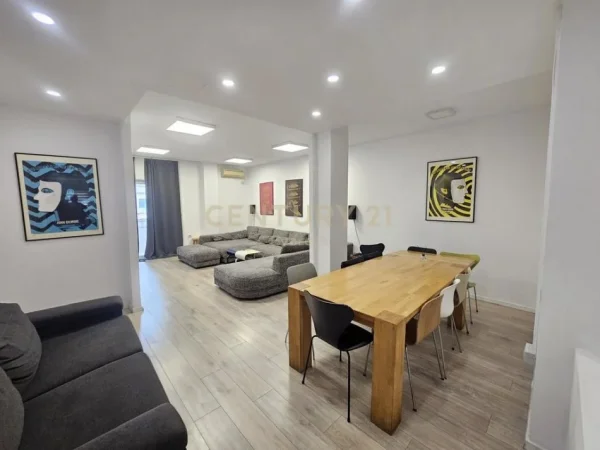 Tirane, jepet me qera ambjent biznesi Kati 3, 180 m² 2.000 € 