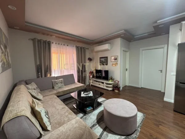 Tirane, jap me qera apartament 2+1+Ballkon Kati 6, 115 m² 700 € (Astir)