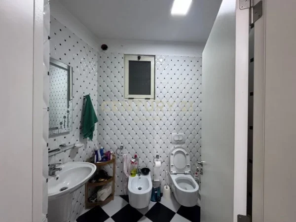 Tirane, jap me qera apartament 2+1+Ballkon Kati 6, 115 m² 700 € (Astir)