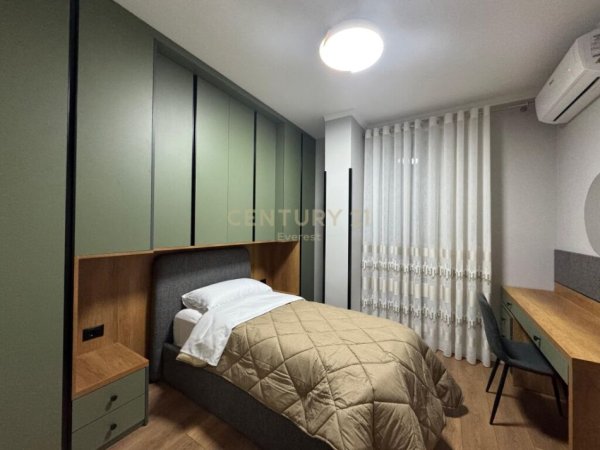 Tirane, jepet me qera apartament 1+1 Kati 7, 90 m² 600 € (Fresk)