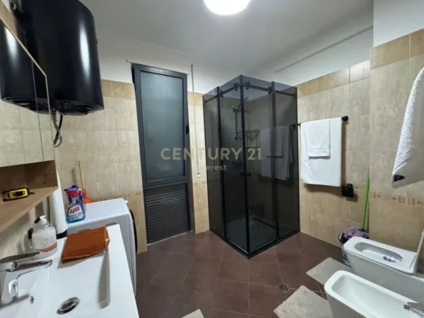 Tirane, jepet me qera apartament 1+1 Kati 7, 90 m² 600 € (Fresk)