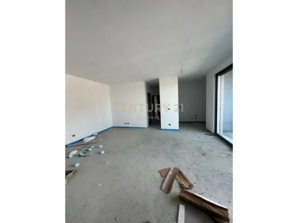 Tirane, shes apartament 1+1 Kati 2, 118 m² 142.000 € (Ish dogana)