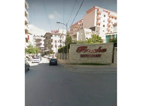 Tirane, jepet me qera dyqan Kati 0, 200 m² 3.500 € (Restorant Fresku)