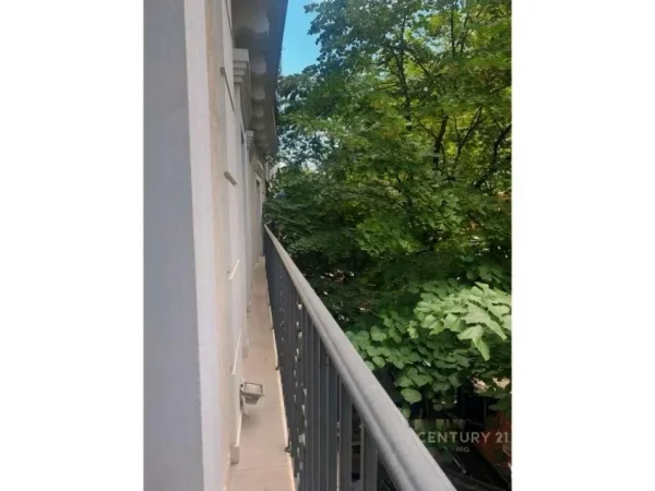 Tirane, jepet me qera ambjent biznesi Kati 1, 166 m² 3.200 € (Rrugica e Sales)