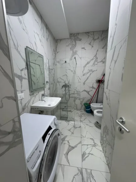Tirane, jepet me qera apartament 1+1+Aneks+Ballkon Kati 3, 65 m² 550 € (Kompleksi kontakt pran 21 dhjetorit)