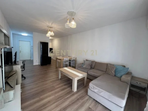 Tirane, jepet me qera apartament 2+1+Aneks+Ballkon Kati 4, 105 m² 950 € (Neom116806)