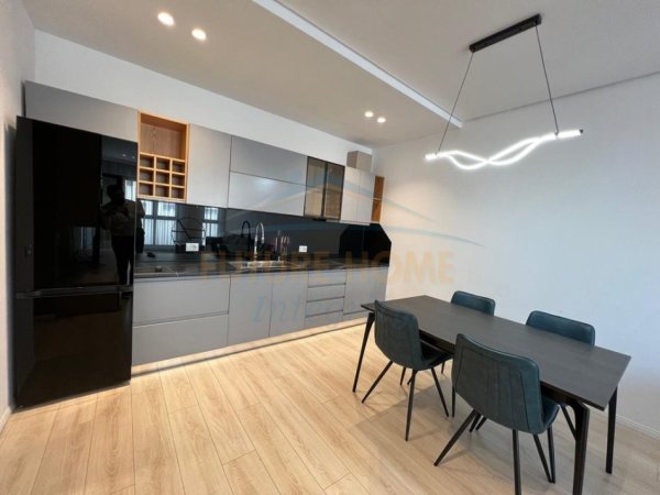 Tirane, jepet me qera apartament 1+1 Kati 5, 74 m² 600 € (RRUGA E DIBRES)