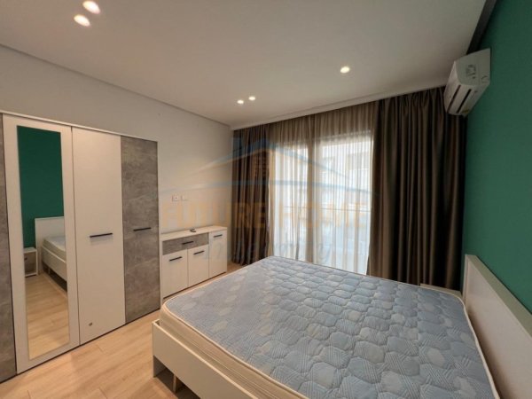 Tirane, jepet me qera apartament 1+1 Kati 5, 74 m² 600 € (RRUGA E DIBRES)