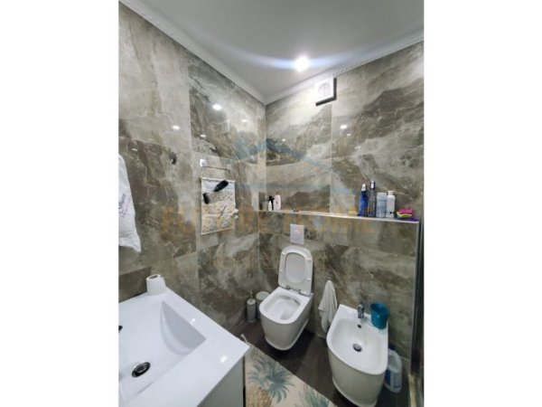Tirane, shitet apartament 2+1+Ballkon Kati 2, 100 m² 135.000 € (Fresk)