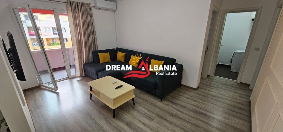 Tirane, jepet me qera apartament 1+1 , 85 m² 550 € 