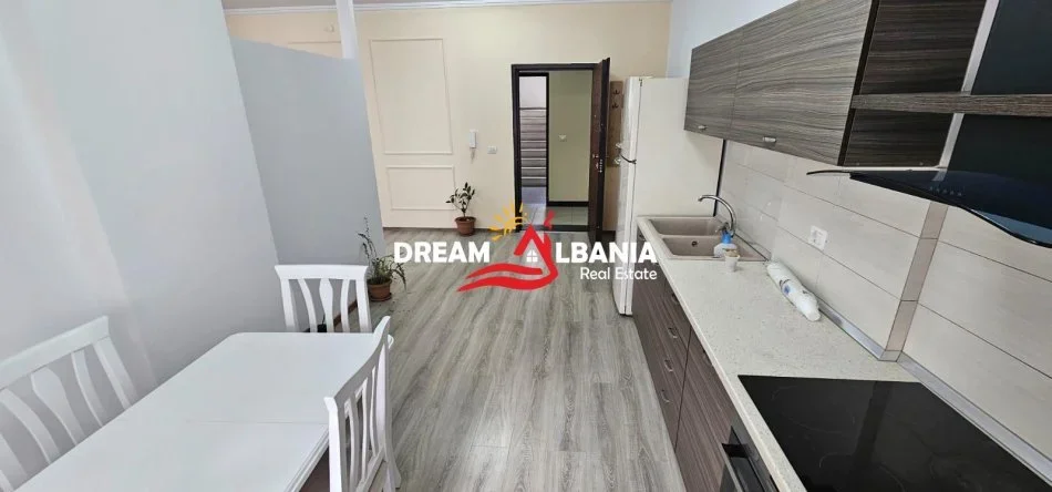 Tirane, jepet me qera apartament 1+1 , 85 m² 550 € 