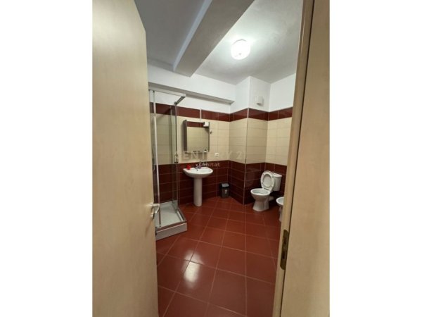 Tirane, jepet me qera apartament 1+1 Kati 5, 69 m² 550 € 