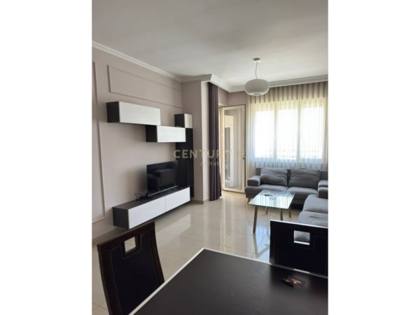 Tirane, jepet me qera apartament 1+1 Kati 5, 69 m² 550 € 
