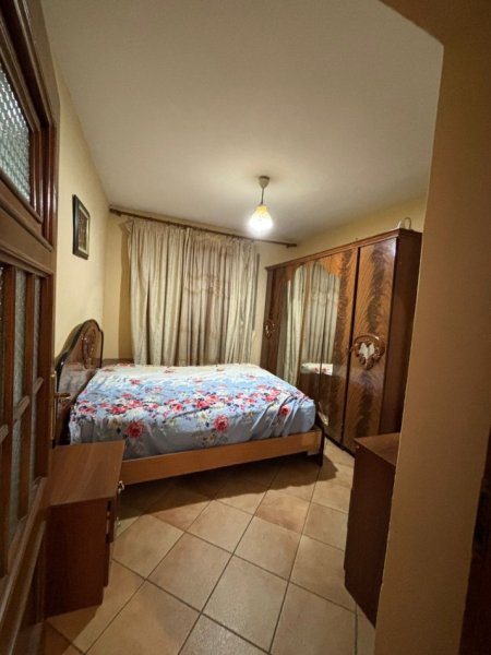 Tirane,  Jepet me Qera Super Apartament 1+1 i mobiluar ne Myslym Shyr,  Kati 1, 40 m² 350 € (Myslym Shyr)