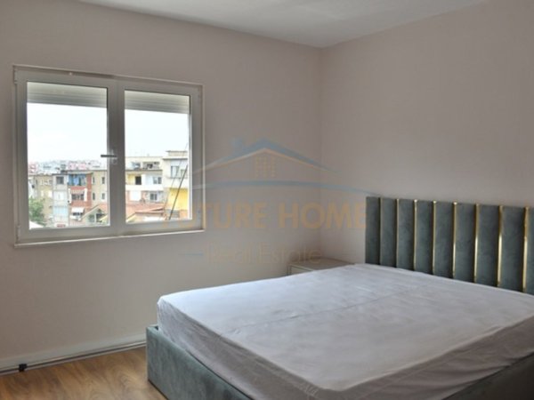 Tirane, jepet me qera apartament 1+1 Kati 4, 70 m² 700 € 