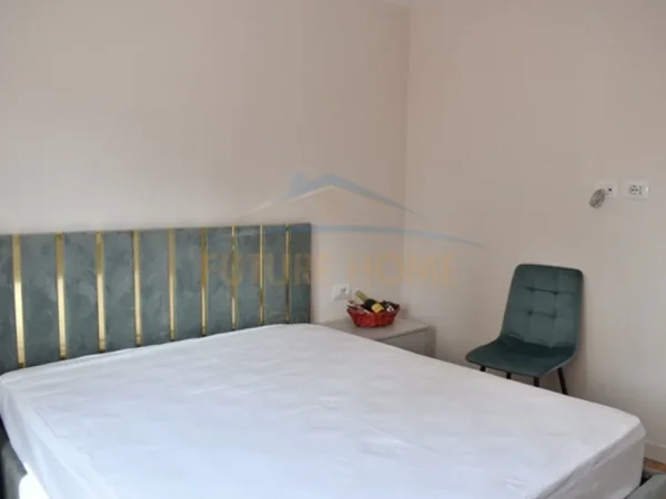 Tirane, jepet me qera apartament 1+1 Kati 4, 70 m² 700 € 