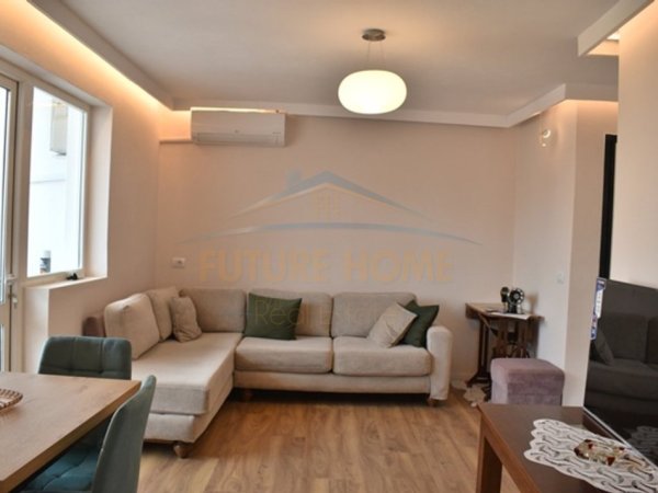 Tirane, jepet me qera apartament 1+1 Kati 4, 70 m² 700 € 